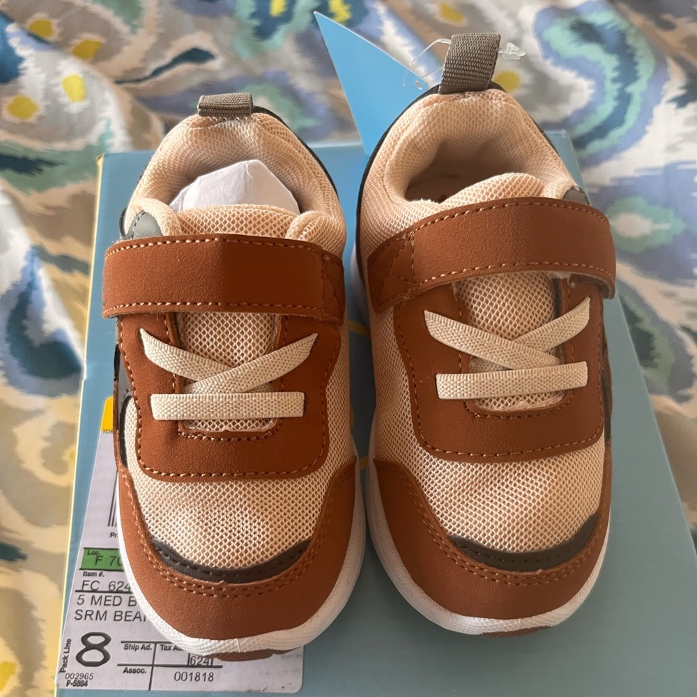 Stride Rite Munchkin little Kids Tan and Brown Velcro Sneakers Size 5T NWT